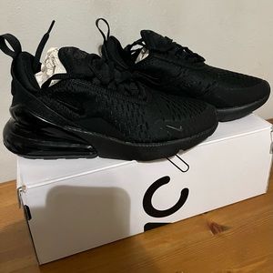 Woman’s Nike Air Max 270